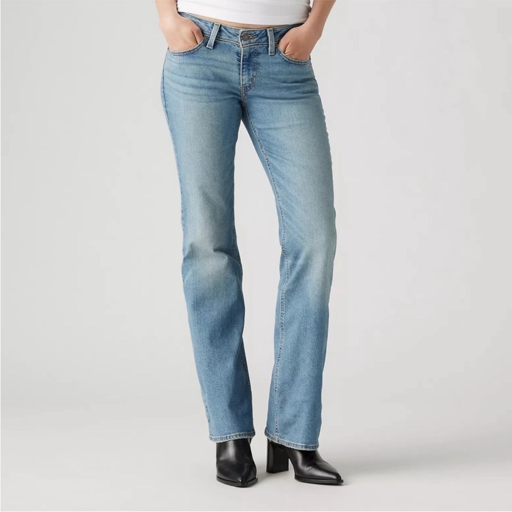Levi's superlow bootcut women Jeans in Denim Blue